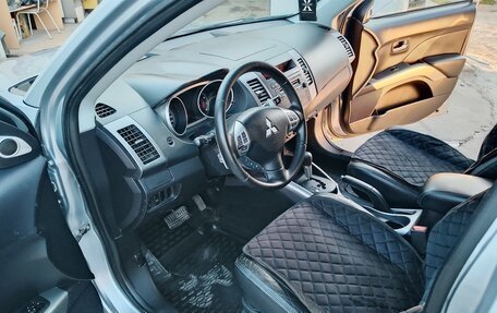 Mitsubishi Outlander III рестайлинг 3, 2008 год, 1 080 000 рублей, 9 фотография