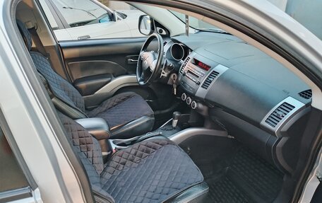 Mitsubishi Outlander III рестайлинг 3, 2008 год, 1 080 000 рублей, 8 фотография
