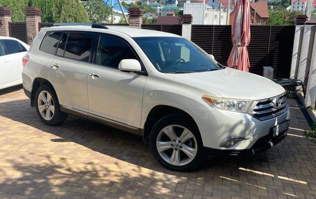 Toyota Highlander III, 2013 год, 2 500 000 рублей, 5 фотография