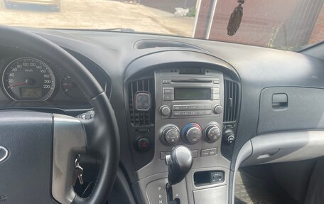 Hyundai H-1 II рестайлинг, 2014 год, 1 900 000 рублей, 1 фотография
