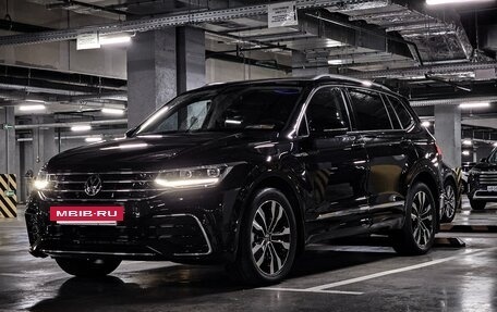 Volkswagen Tiguan II, 2023 год, 4 060 000 рублей, 3 фотография