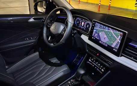 Volkswagen Tiguan II, 2023 год, 4 060 000 рублей, 11 фотография