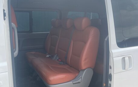 Hyundai H-1 II рестайлинг, 2014 год, 1 900 000 рублей, 5 фотография