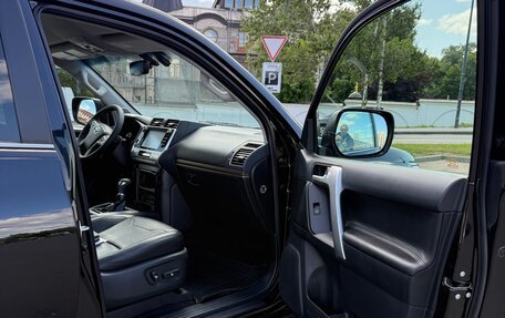 Toyota Land Cruiser Prado 150 рестайлинг 2, 2019 год, 4 200 000 рублей, 12 фотография