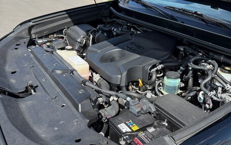 Toyota Land Cruiser Prado 150 рестайлинг 2, 2019 год, 4 200 000 рублей, 19 фотография