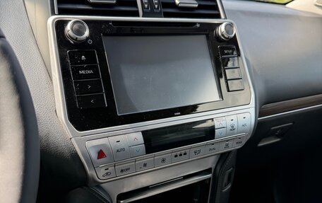 Toyota Land Cruiser Prado 150 рестайлинг 2, 2019 год, 4 200 000 рублей, 22 фотография