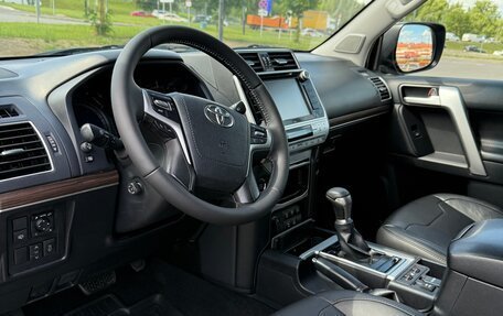 Toyota Land Cruiser Prado 150 рестайлинг 2, 2019 год, 4 200 000 рублей, 17 фотография