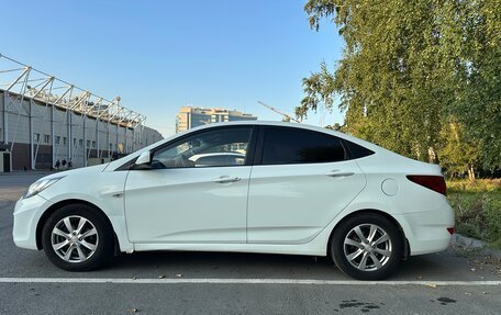 Hyundai Solaris II рестайлинг, 2012 год, 700 000 рублей, 2 фотография