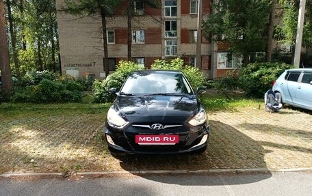 Hyundai Solaris II рестайлинг, 2012 год, 800 000 рублей, 17 фотография