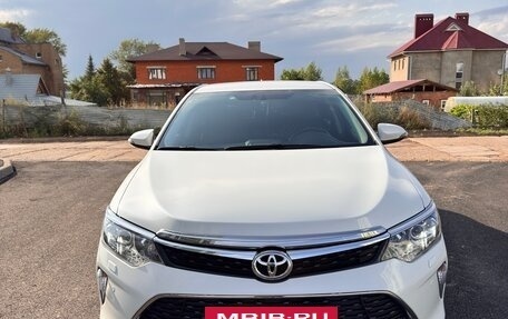 Toyota Camry, 2017 год, 2 700 000 рублей, 2 фотография