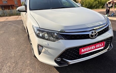 Toyota Camry, 2017 год, 2 700 000 рублей, 3 фотография
