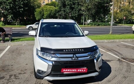 Mitsubishi Outlander III рестайлинг 3, 2018 год, 1 800 000 рублей, 7 фотография