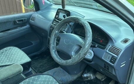 Toyota Ipsum II, 1998 год, 420 000 рублей, 6 фотография