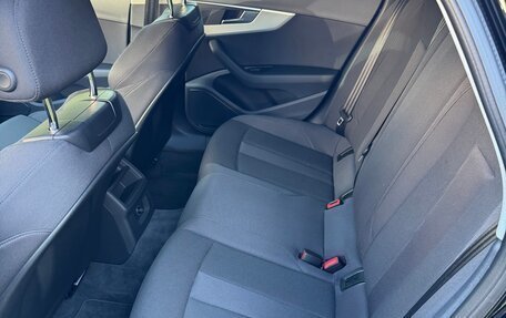 Audi A4, 2018 год, 2 700 000 рублей, 28 фотография