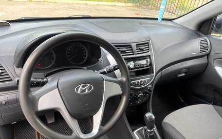 Hyundai Solaris II рестайлинг, 2014 год, 750 000 рублей, 21 фотография