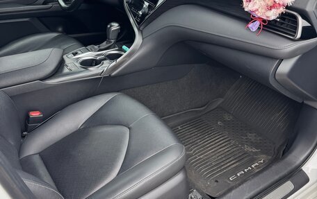 Toyota Camry, 2021 год, 3 600 000 рублей, 7 фотография