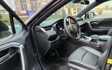 Toyota RAV4, 2021 год, 3 250 000 рублей, 2 фотография
