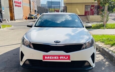 KIA Rio IV, 2020 год, 1 090 000 рублей, 2 фотография