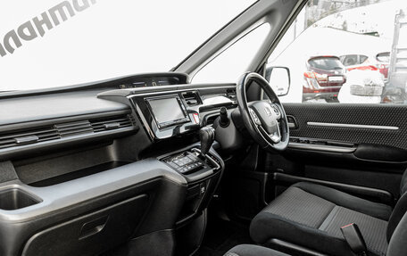 Honda Stepwgn IV, 2015 год, 1 880 000 рублей, 16 фотография