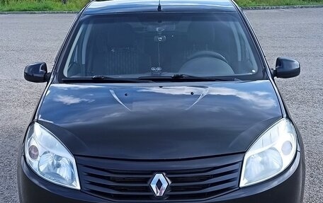 Renault Sandero I, 2013 год, 450 000 рублей, 2 фотография