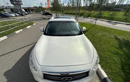Infiniti QX70, 2015 год, 2 550 000 рублей, 2 фотография