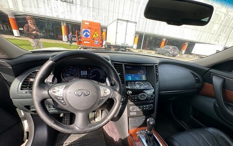 Infiniti QX70, 2015 год, 2 550 000 рублей, 6 фотография