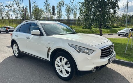 Infiniti QX70, 2015 год, 2 550 000 рублей, 13 фотография