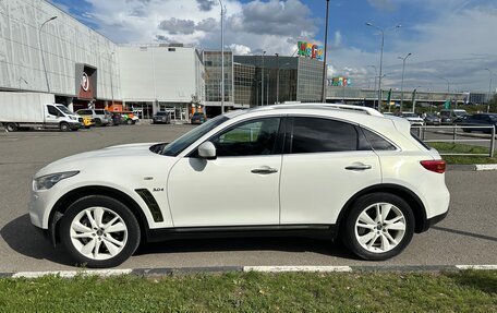Infiniti QX70, 2015 год, 2 550 000 рублей, 11 фотография