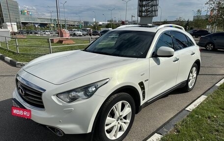 Infiniti QX70, 2015 год, 2 550 000 рублей, 12 фотография