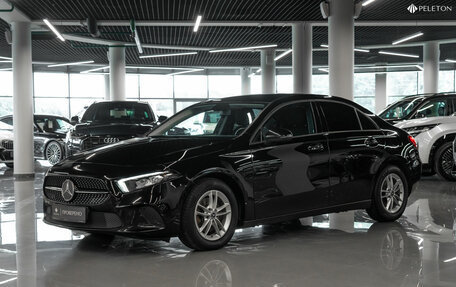 Mercedes-Benz A-Класс, 2019 год, 2 280 000 рублей, 1 фотография