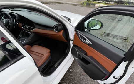 Alfa Romeo Giulia II, 2017 год, 3 130 000 рублей, 16 фотография