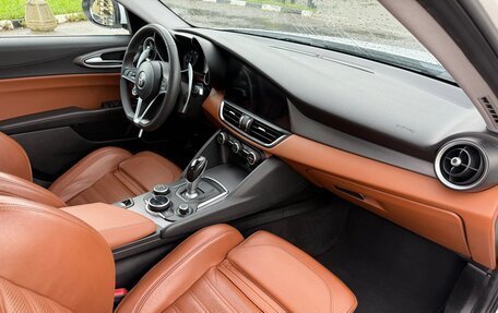Alfa Romeo Giulia II, 2017 год, 3 130 000 рублей, 18 фотография
