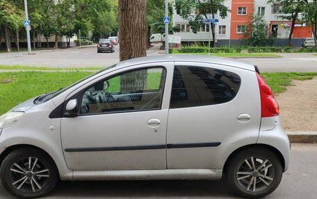 Peugeot 107 I рестайлинг, 2009 год, 400 000 рублей, 3 фотография
