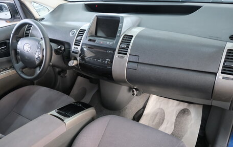 Toyota Prius, 2013 год, 1 379 000 рублей, 20 фотография