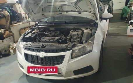 Chevrolet Cruze II, 2011 год, 420 000 рублей, 2 фотография