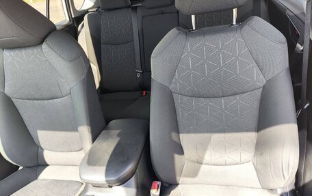 Toyota RAV4, 2022 год, 2 600 000 рублей, 9 фотография