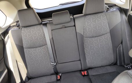 Toyota RAV4, 2022 год, 2 600 000 рублей, 10 фотография