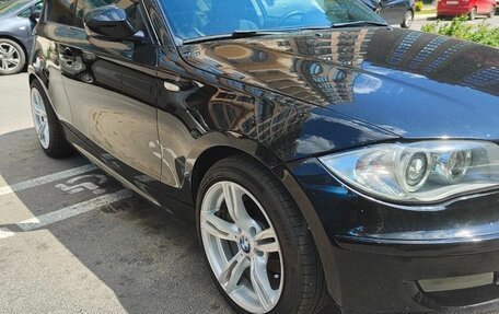 BMW 1 серия, 2010 год, 1 050 000 рублей, 2 фотография