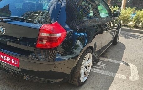 BMW 1 серия, 2010 год, 1 050 000 рублей, 6 фотография