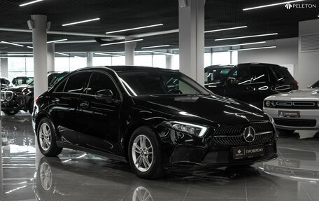 Mercedes-Benz A-Класс, 2019 год, 2 280 000 рублей, 2 фотография