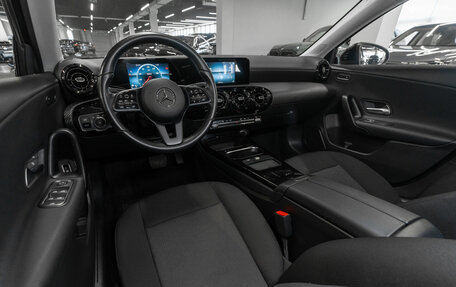 Mercedes-Benz A-Класс, 2019 год, 2 280 000 рублей, 7 фотография