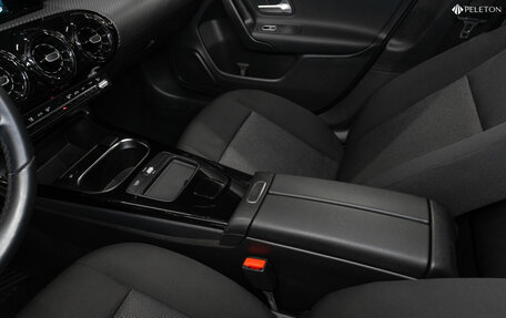 Mercedes-Benz A-Класс, 2019 год, 2 280 000 рублей, 15 фотография