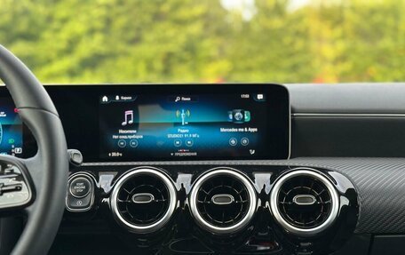 Mercedes-Benz CLA, 2019 год, 2 300 000 рублей, 17 фотография