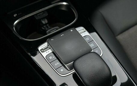 Mercedes-Benz CLA, 2019 год, 2 300 000 рублей, 20 фотография