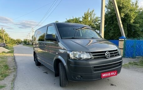 Volkswagen Caravelle T5, 2014 год, 2 300 000 рублей, 1 фотография