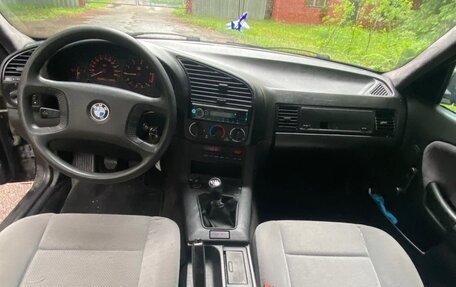 BMW 3 серия, 1993 год, 320 000 рублей, 8 фотография