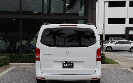 Mercedes-Benz Vito, 2023 год, 5 800 000 рублей, 4 фотография