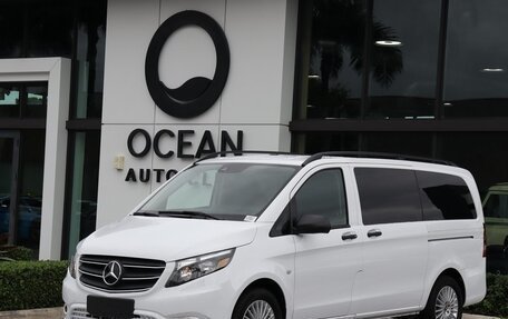 Mercedes-Benz Vito, 2023 год, 5 800 000 рублей, 3 фотография