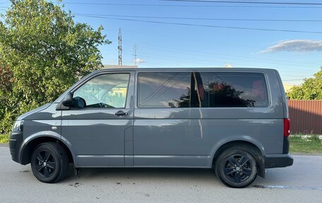 Volkswagen Caravelle T5, 2014 год, 2 300 000 рублей, 5 фотография