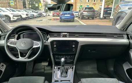 Volkswagen Passat B8 рестайлинг, 2021 год, 2 790 000 рублей, 15 фотография